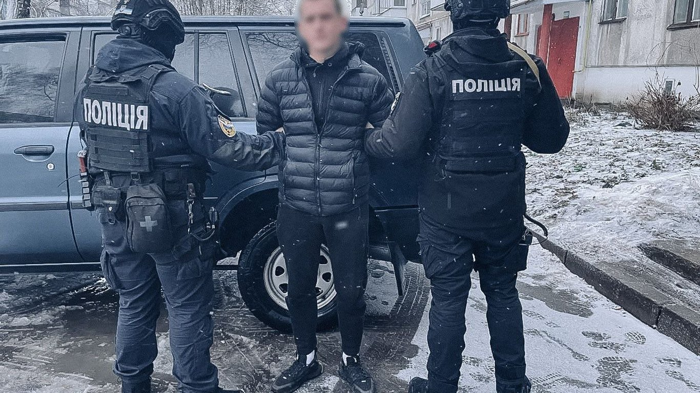 Правоохранители задержали молодых людей, которые курили жилье людей на заказ почти по всей Украине