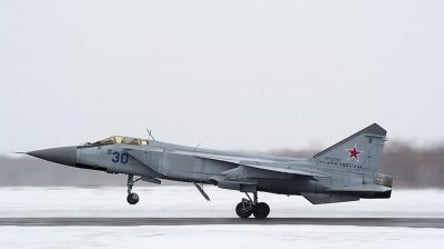 Российский МиГ летит в направлении Черного моря — какую угрозу представляет - 285x160