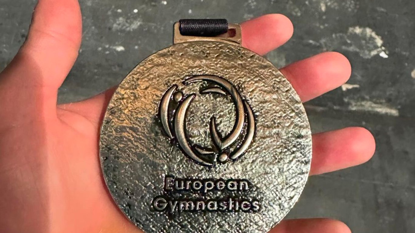 Олег Верняєв