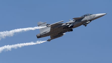 ЗМІ: Швеція передасть Україні сучасні винищувачі Gripen - 290x160
