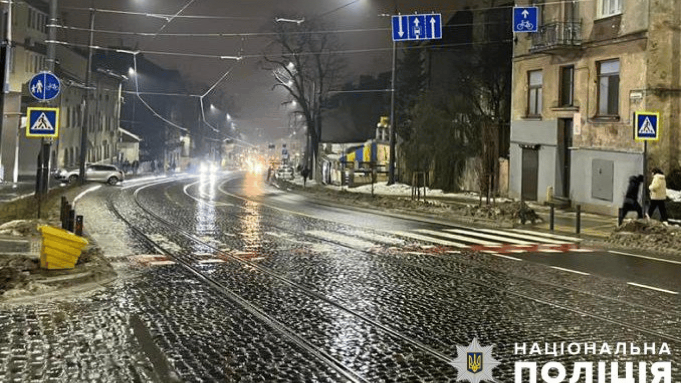 Во Львове водитель Audi Q5 сбил женщину — в каком состоянии пешеход