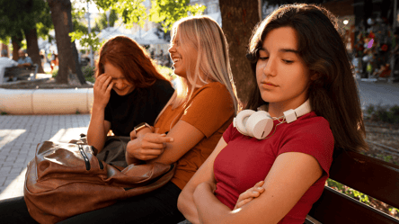 Лише зіпсують життя — типи друзів, з якими не варто спілкуватись - 285x160