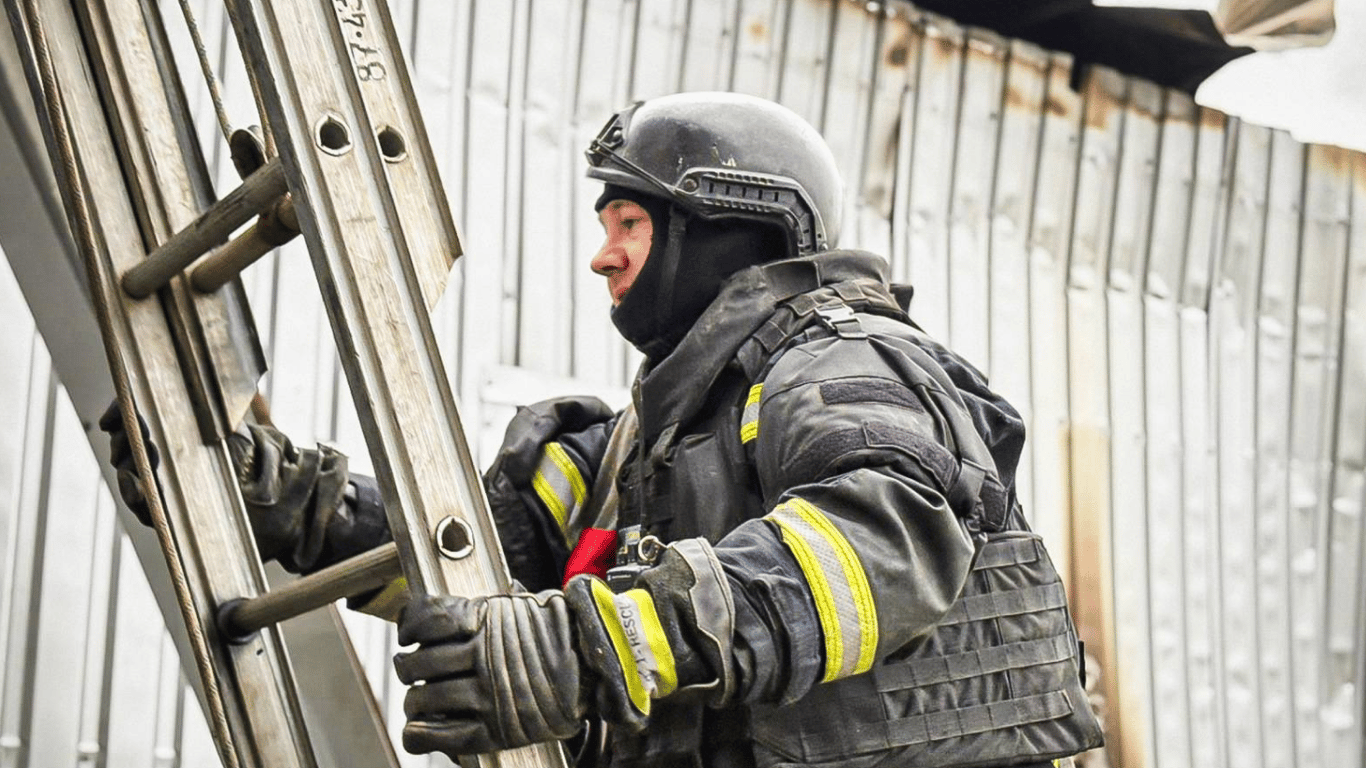 Атака РФ на Харьков: ранены полуторагодовалый ребенок и патрульная