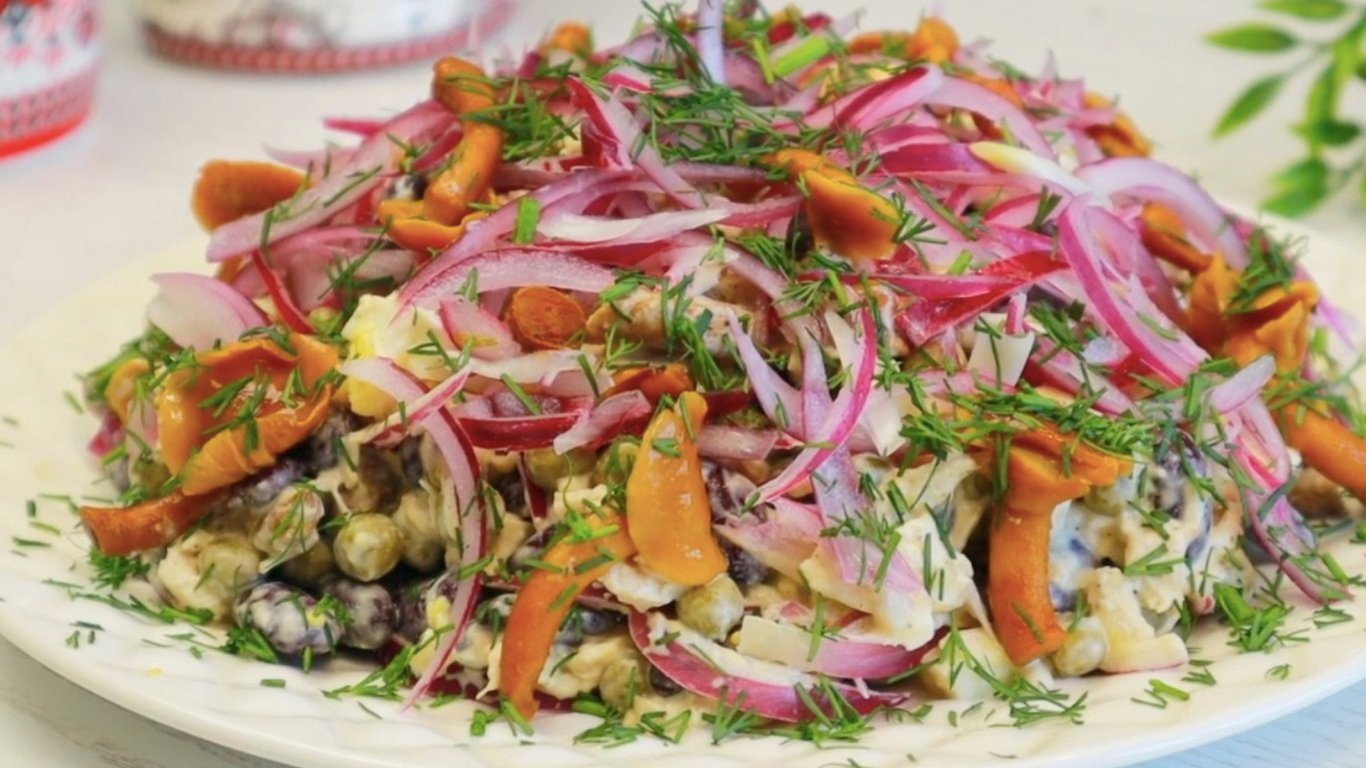 Салат Казацький бенкет: ситна страва, яка може замінити вечерю