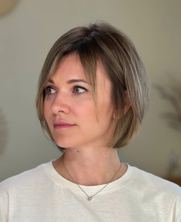 Як підстригтися до Нового року — модні короткі зачіски для жінок - фото 1