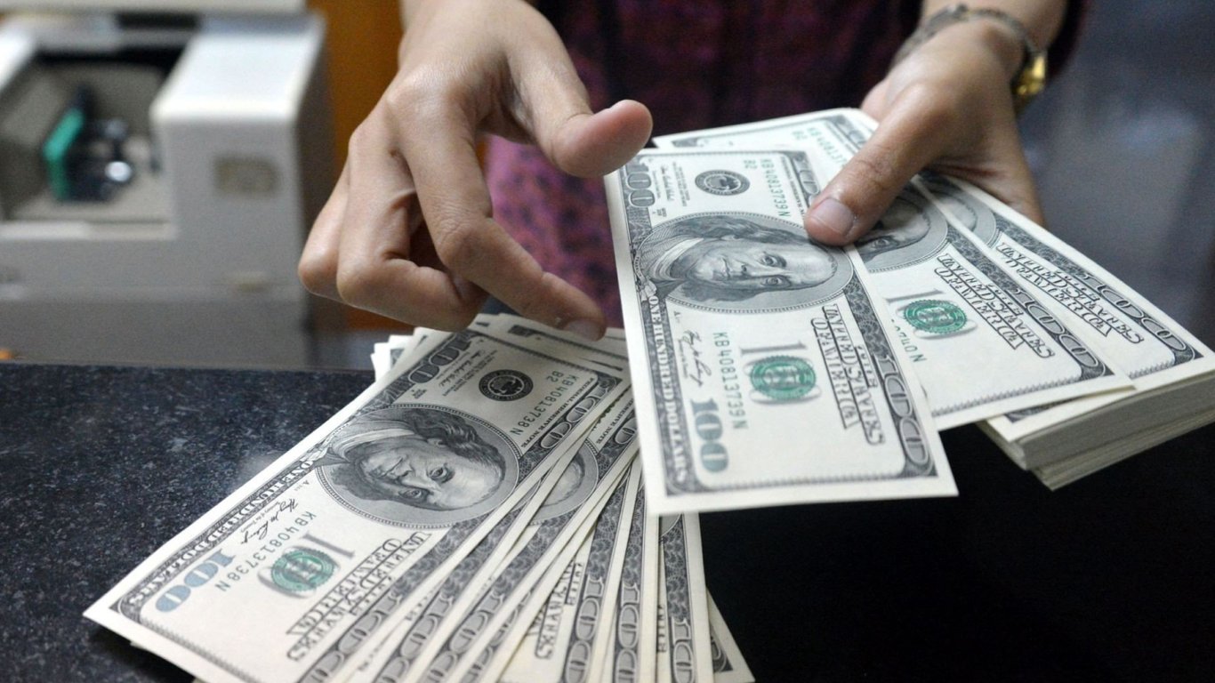 Курс долара після свят — скільки коштуватиме валюта у січні