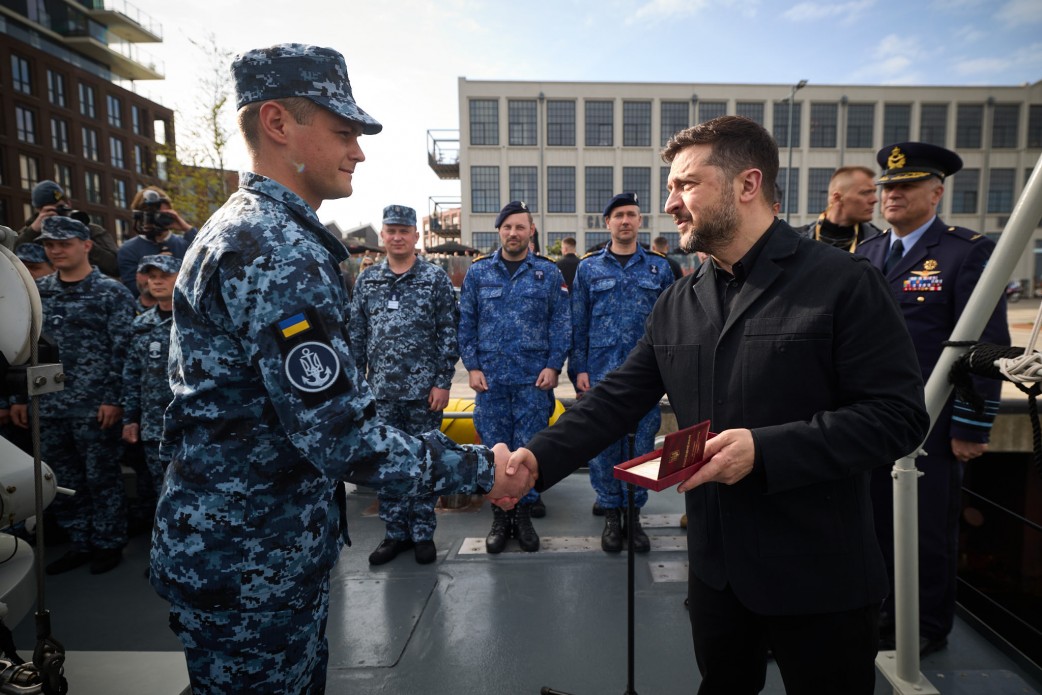 Зеленський зустрівся з українськими військовими у Нідерландах