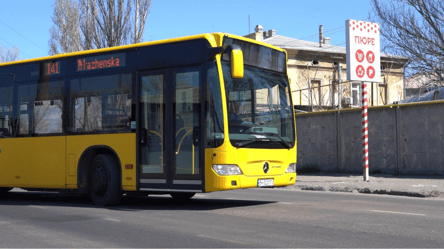 Одеса без електротранспорту — як курсують соцавтобуси - 285x160