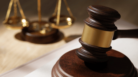 Отримав мільйонну пенсію — на Хмельниччині судитимуть прокурора - 285x160