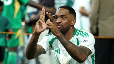 Звезда сборной Англии оказался в наручниках после драки в баре - 285x160