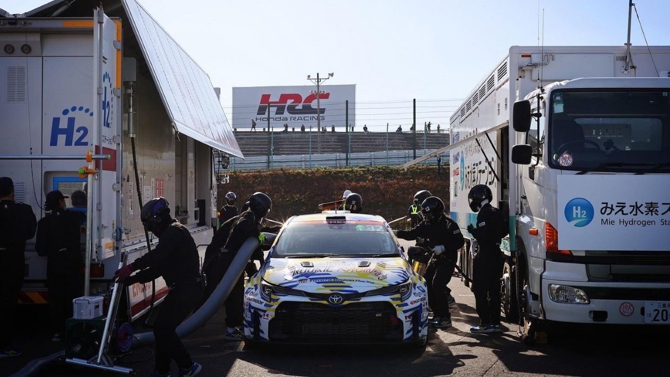 Toyota создает новый углеродно-отрицательный двигатель внутреннего сгорания.