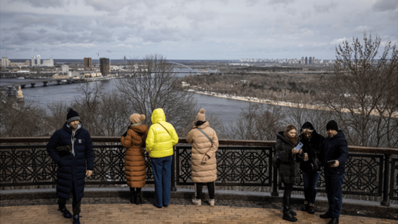 Який вигляд матимуть у майбутньому схили річки Дніпро — фотографії від ШІ