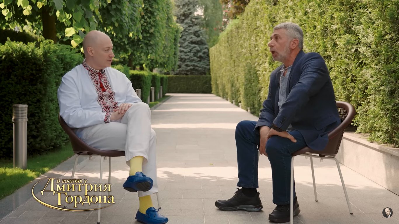 Український лікар Євген Комаровський в шоу "У гостях в Дмитра Гордона". Фото: скриншот