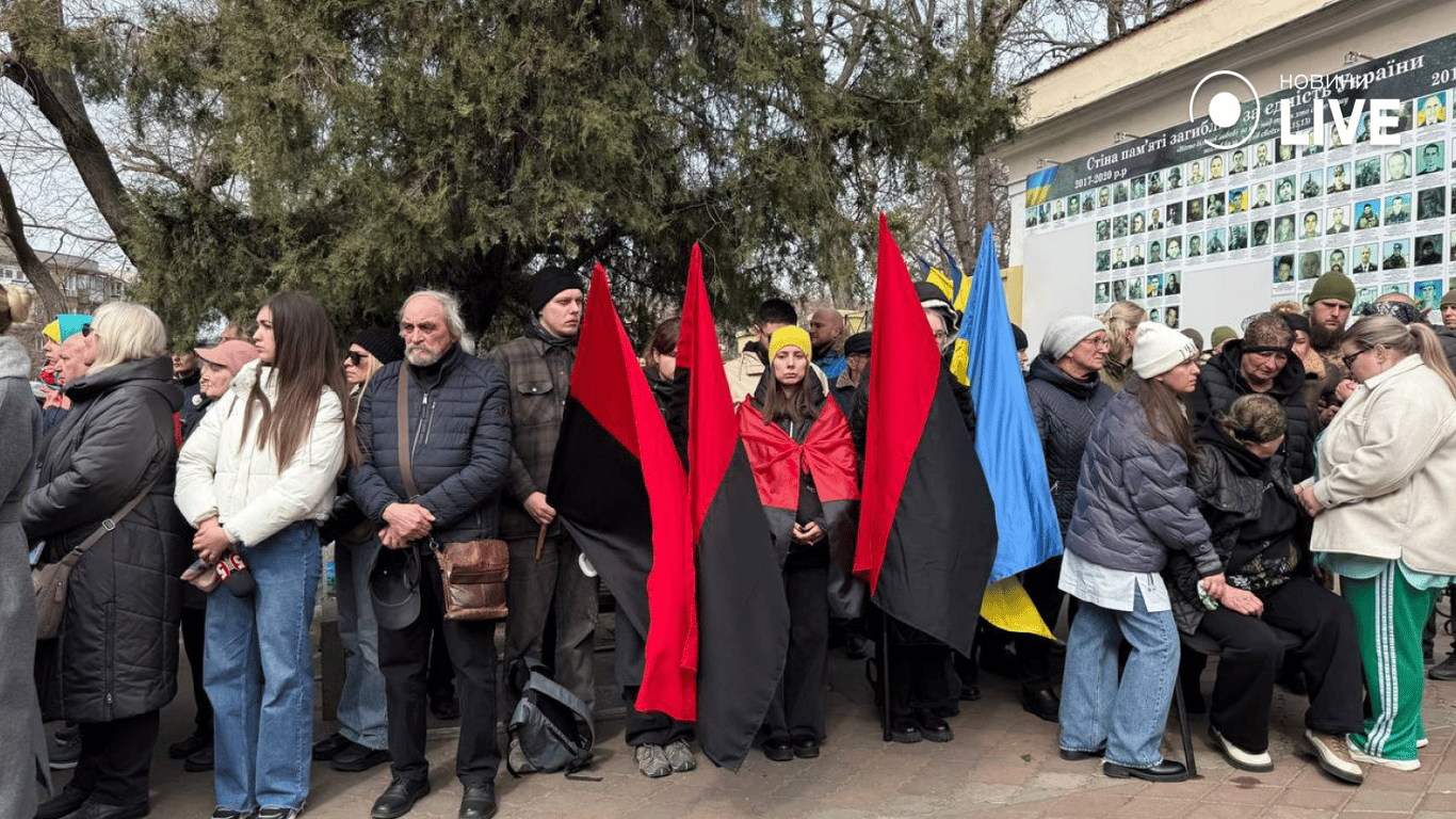 Прощання з одеським активістом Ганулом затягнулося - фото 5