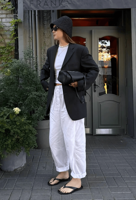 Стильний образ з акцентним жакетом 