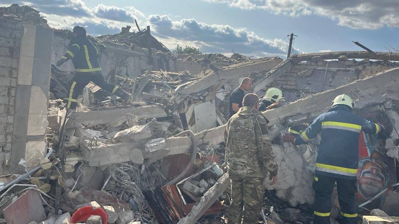 В Повітряних силах розповіли, звідки летіла ракета, яка вбила людей у селі Гроза