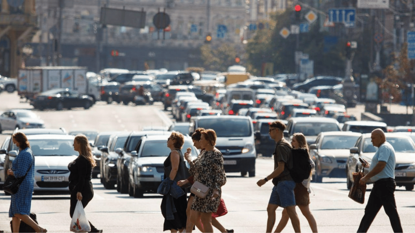 В Киеве перекроют движение на нескольких улицах: с чем это связано