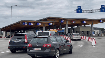 До Молдови виїзд ускладнено — яка ситуація на трасі Одеса-Рені - 290x166