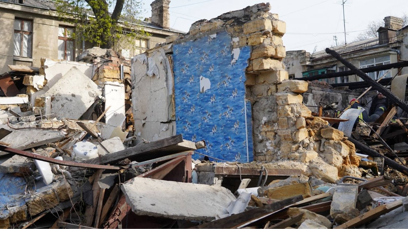 Наслідки атаки на Одесу: фоторепортаж із місць влучань