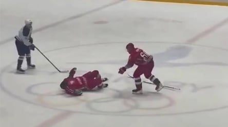 Лукашенка ледь не вбили під час хокейного матчу - 285x160