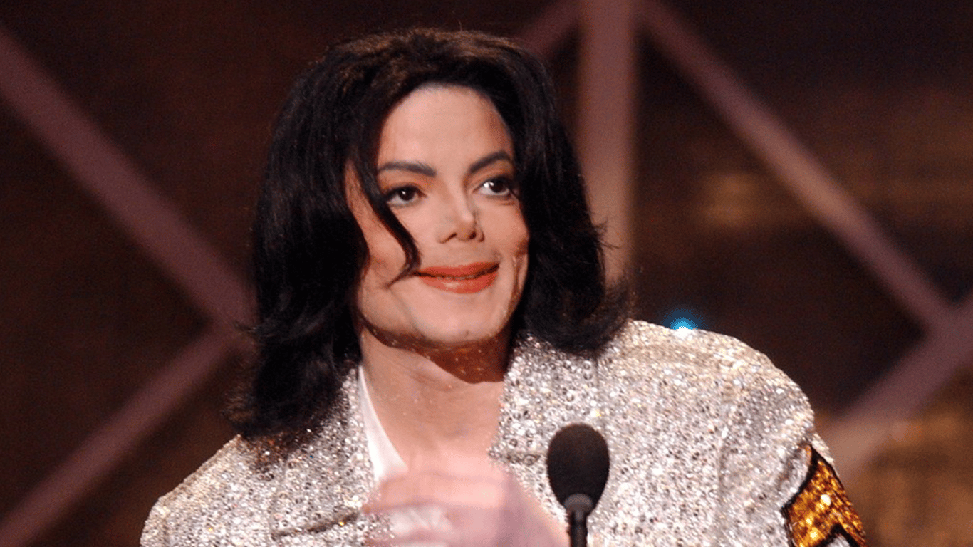 Майкл Джексон задолжал более 500 миллионов долларов перед смертью