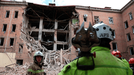 Росіяни знову ударили по будинку в Дніпрі: є постраждалі - 290x166