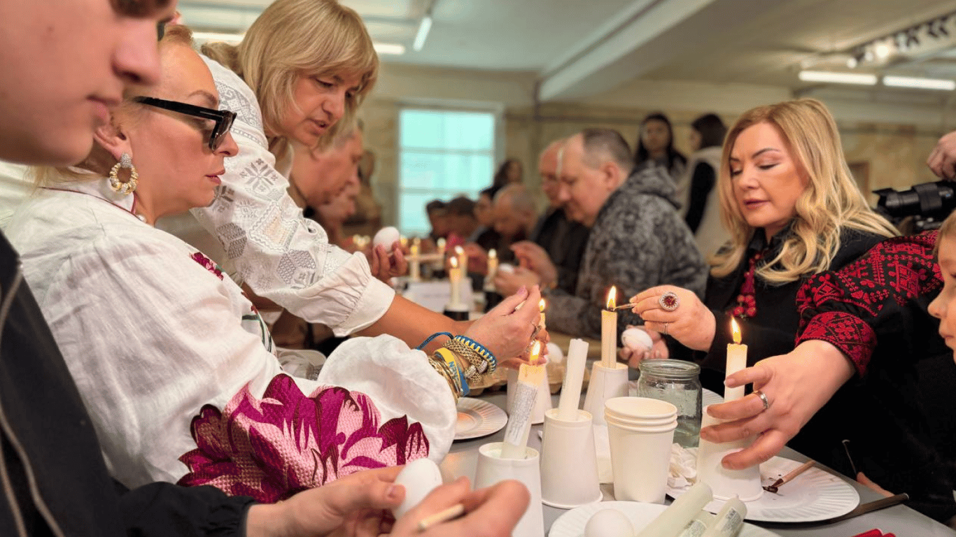 Во Львове установили рекорд по писанкарству и поддержали сбор