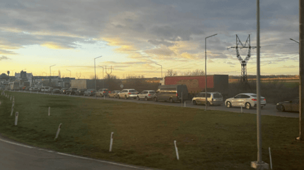 Выезд за границу — где водители стоят на трассе Одесса-Рени - 285x160