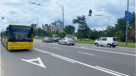 В Киеве обустроили новые полосы для общественного транспорта — о каких улицах идет речь - 285x160