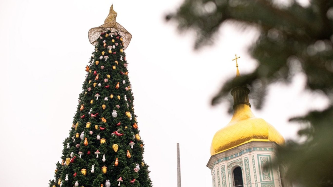 Как менялась главная елка Украины последние 20 лет
