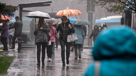 Дощовики та парасольки знадобляться: якою буде погода в Одеській області сьогодні - 285x160