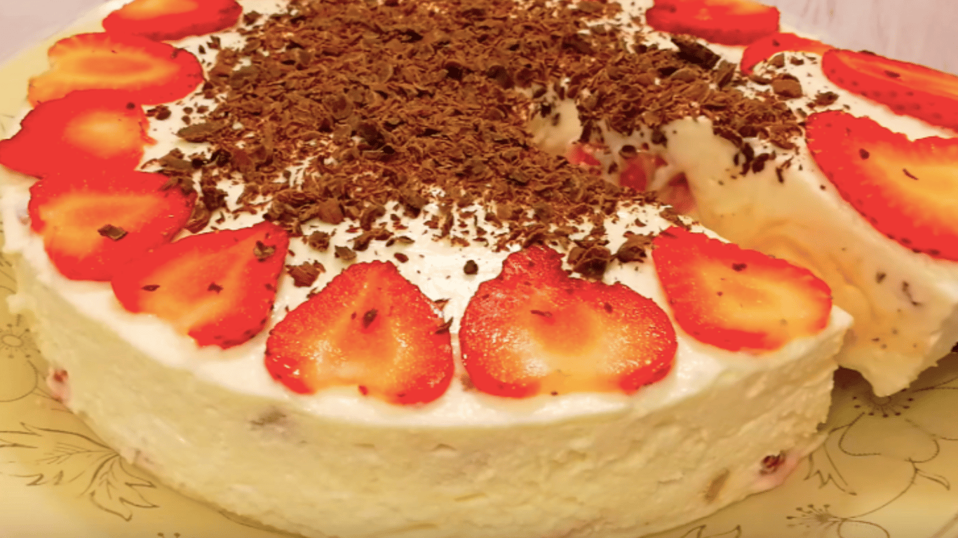 смачний торт без випічки, який схожий на морозиво