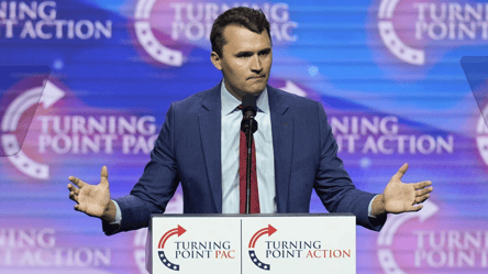 Charlie Kirk injured in shooting at Utah university event — video - 285x160