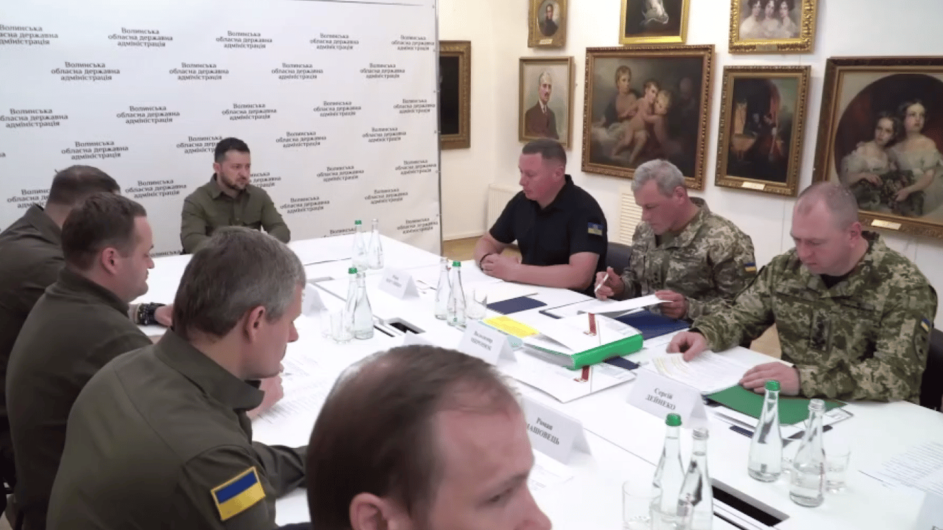 Зеленский обсудил с властями Луцка ситуацию на приграничной Беларуси
