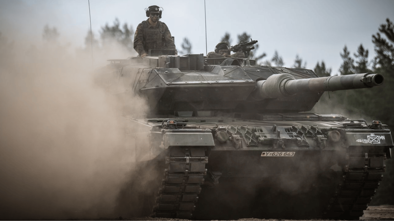 У Польщі повідомили, скільки танків Leopard можуть передати Україні