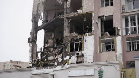 Не успела выйти в укрытие — киевлянка рассказала об ударе в дом - 290x166