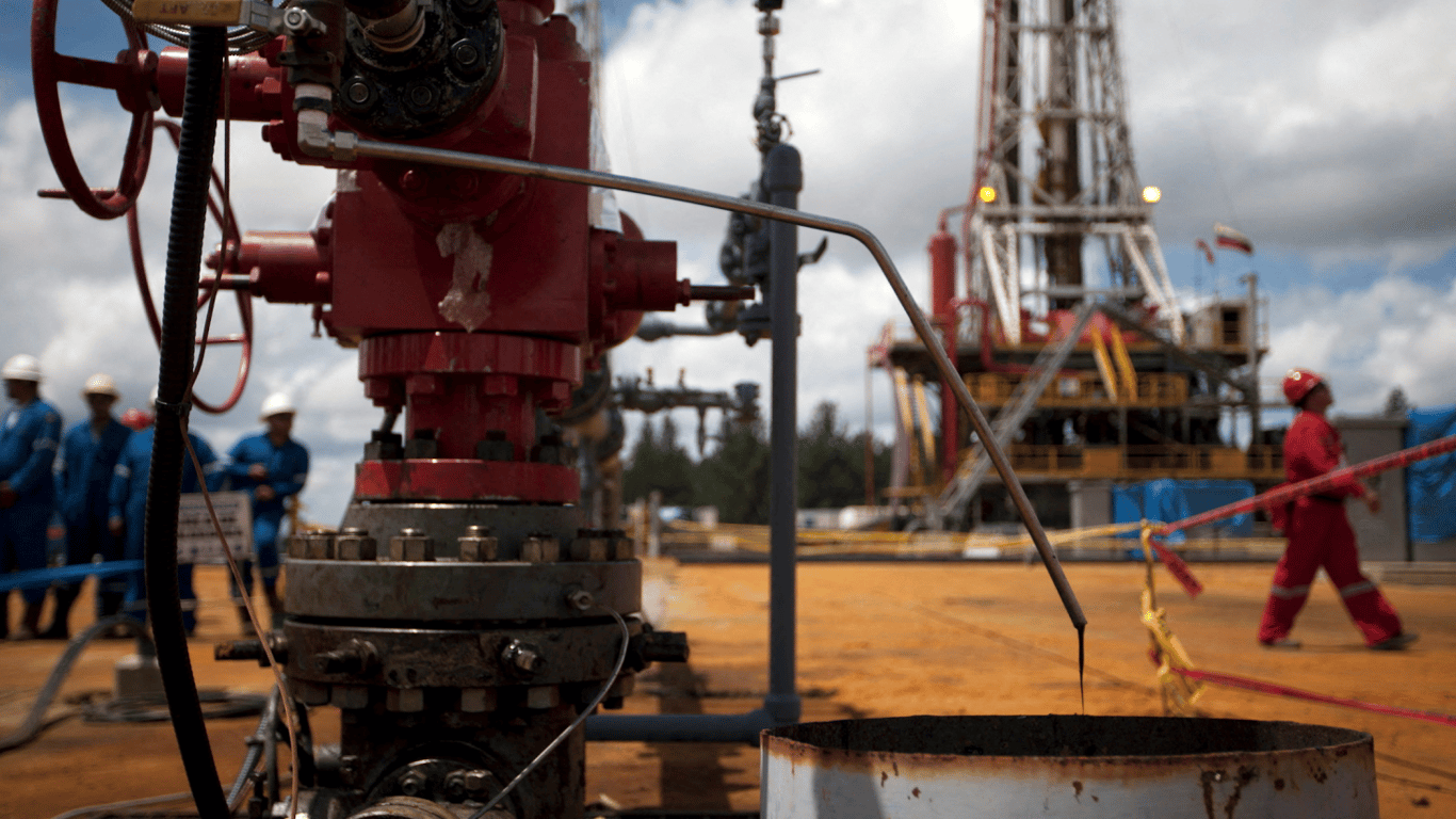 Нефть снова подорожала — в чем причина