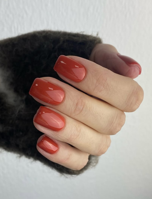 Які кольори манікюру будуть модними у жовтні