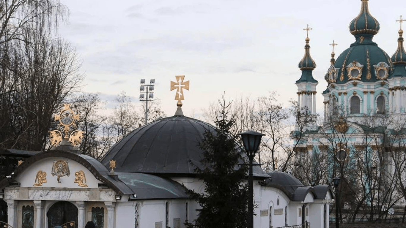 Суд обязал снести "храм-МАФ" возле Десятинной церкви в Киеве
