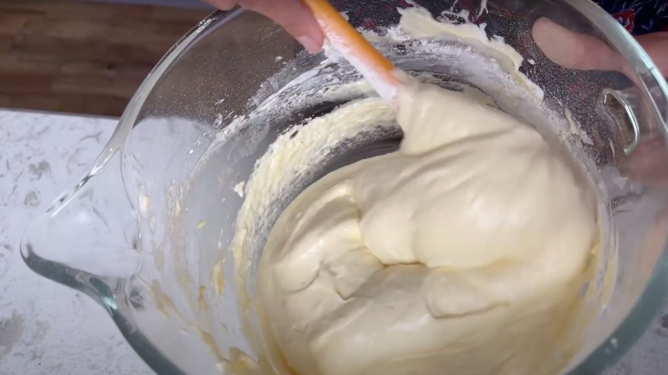 простий рецепт шарлотки з ягодами