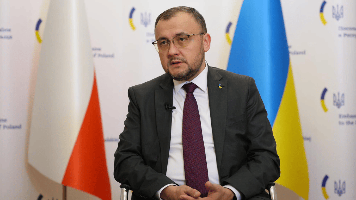 Посол Василь Боднар повернув польську нагороду