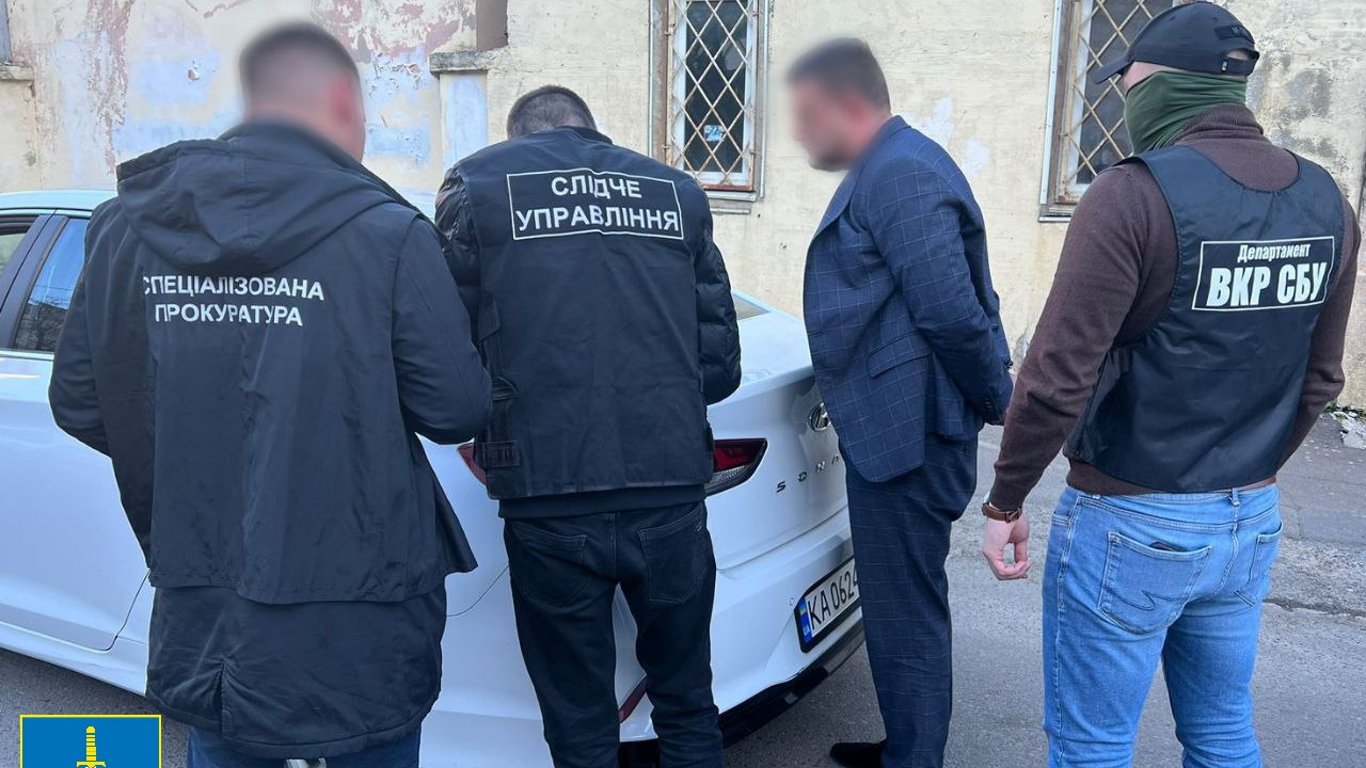 В Одессе задержан командир военного отделения за получение взятки