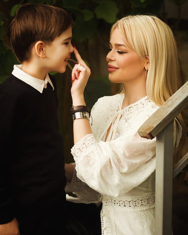 Аліна Гросу знялася з братом у фотосесії - фото