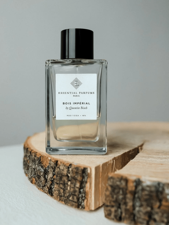Чим пахнуть парфуми Bois Imperial від Essential Parfums
