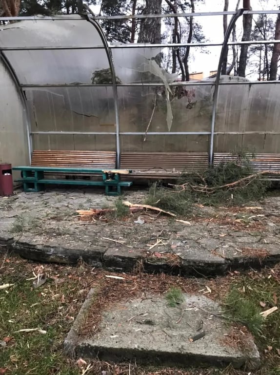 Пошкодження бази Дніпра-1