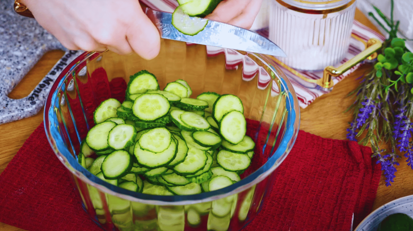 Салат з тунцем без майонезу рецепт приготування з фото