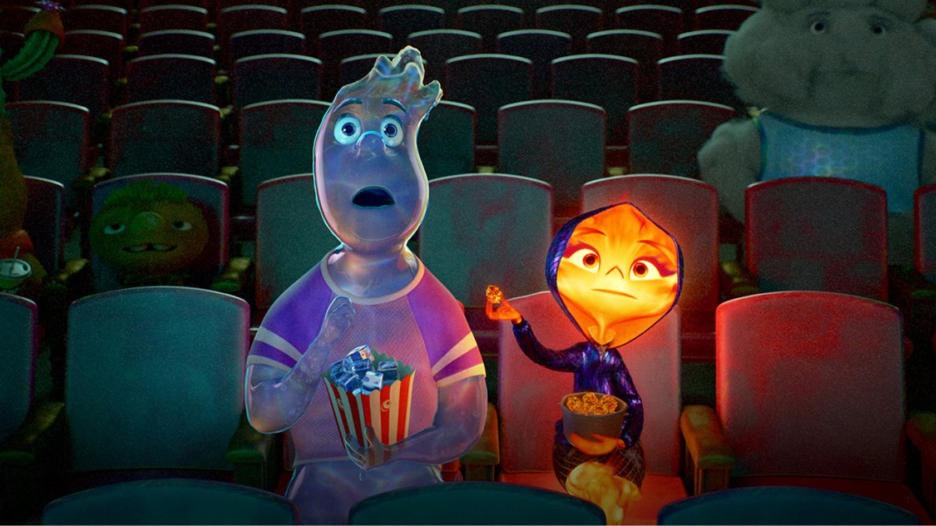 Новый "Флэш", мультфильм от Disney и комедия о короле: кинопремьеры недели