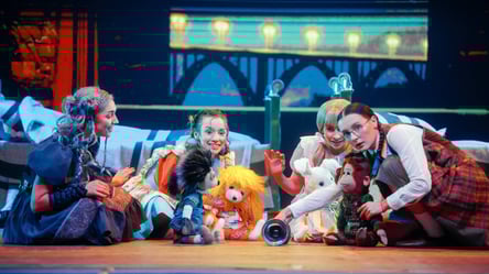 Шоу "Потяг у дива" показали в Киеве — почему это стоит увидеть - 290x166