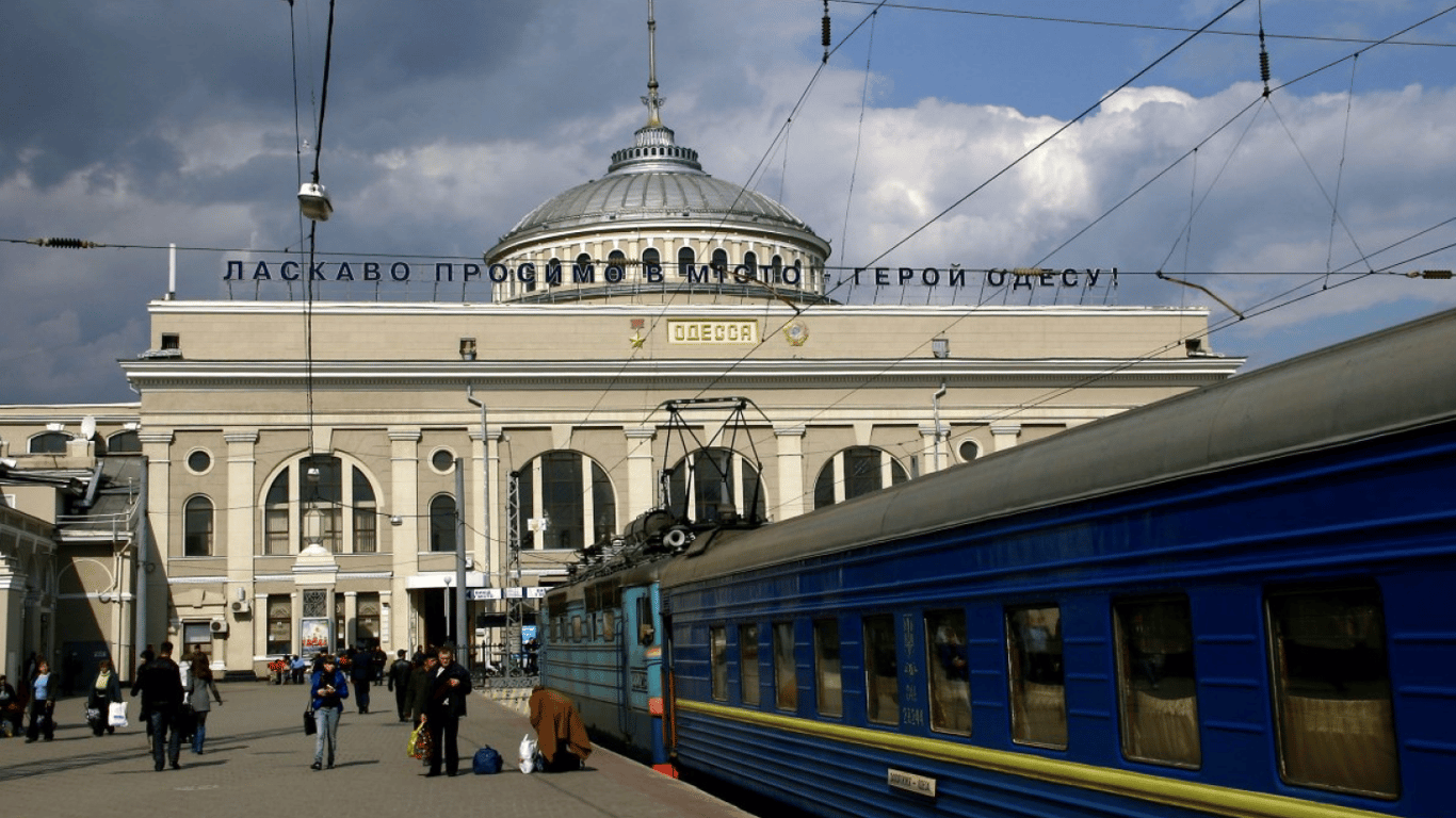 Новий розклад приміських потягів Одеської залізниці