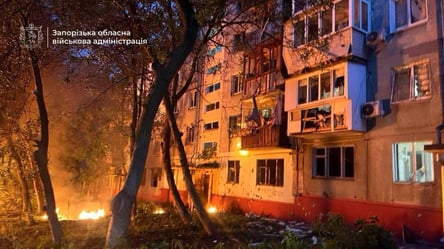 Горить будинок, постраждали жінки: наслідки удару по Запоріжжю - 290x166